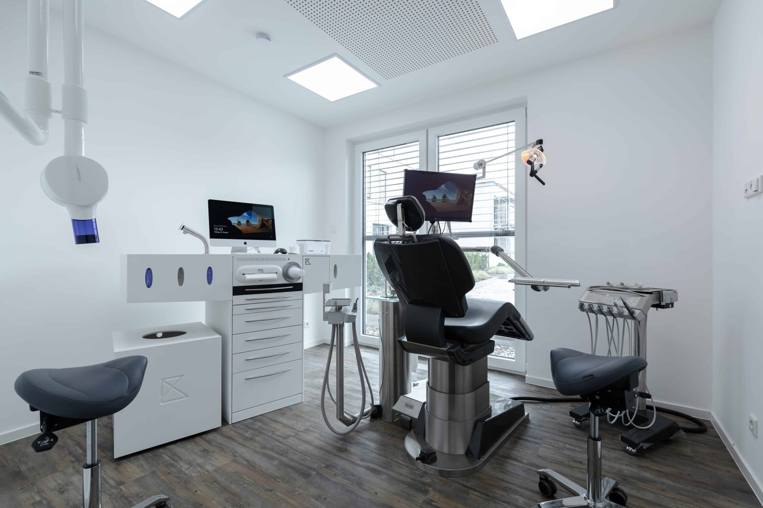 Behandlungszimmer der Zahnarztpraxis Dr. Kuliev